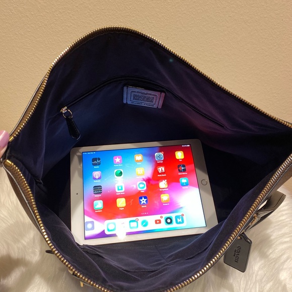 Coach - Picture 3 of 8